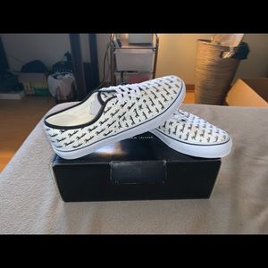 NUMBER NINE SNEAKER SIZE 10 US MENS